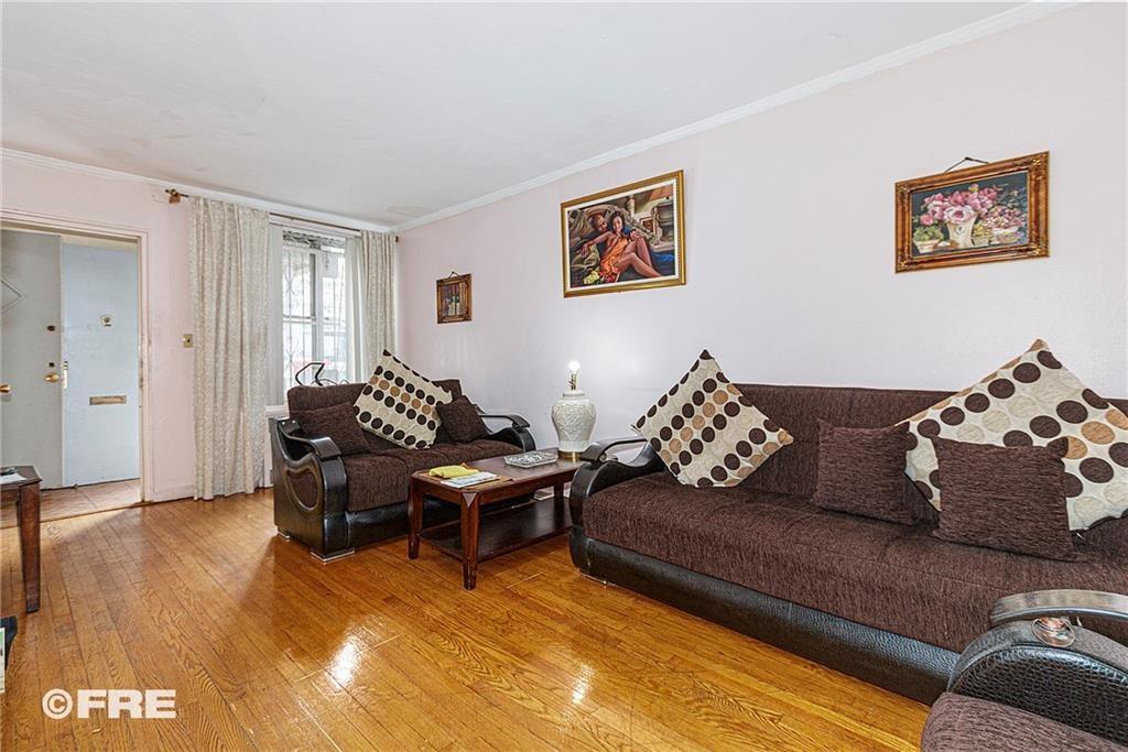 Brooklyn, New York 11236, United States, ,3 BathroomsBathrooms,Residential,Active,72310