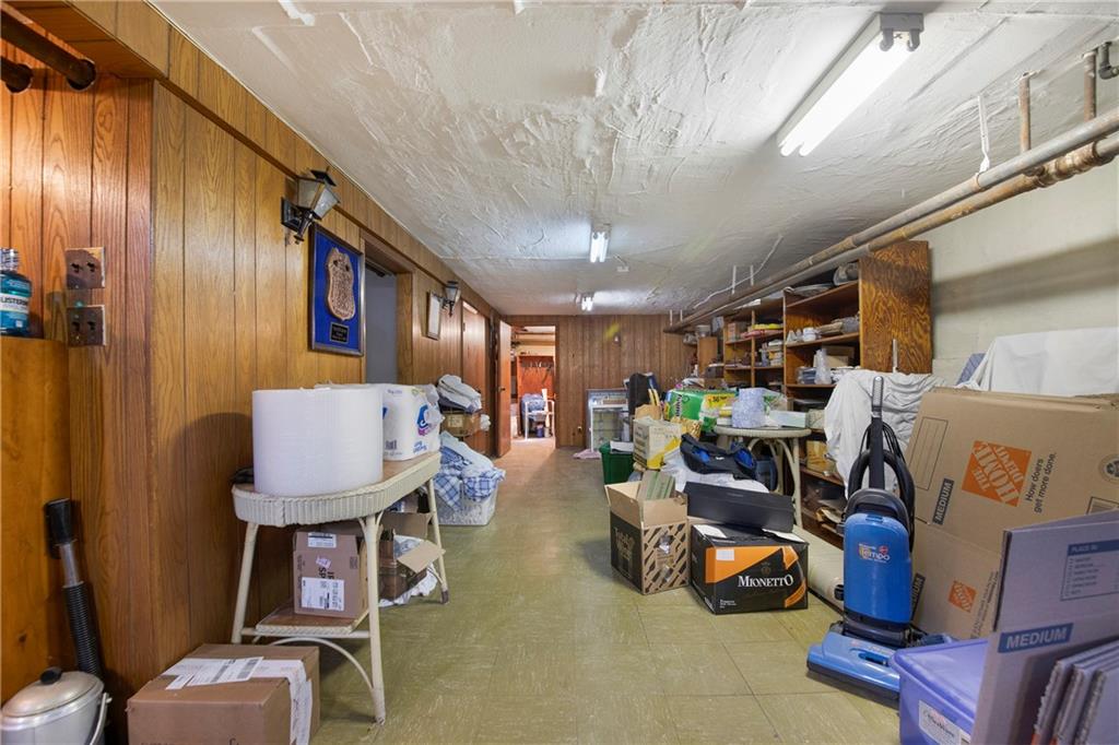 Brooklyn, New York 11210, United States, 3 Bedrooms Bedrooms, ,2 BathroomsBathrooms,Residential,Pending,82649