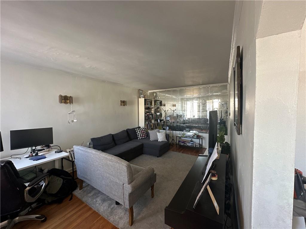 Queens, New York 11378, United States, 3 Bedrooms Bedrooms, ,2 BathroomsBathrooms,Residential,Active,158871