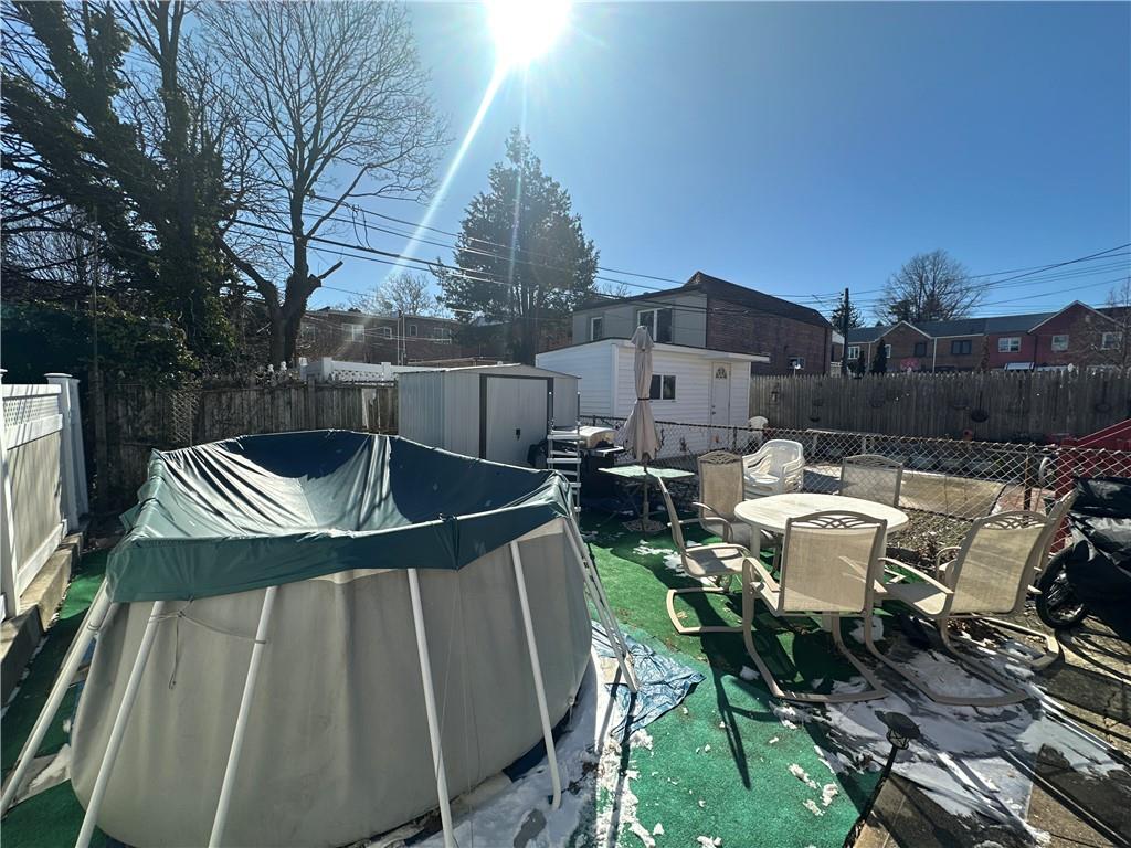 Queens, New York 11378, United States, 3 Bedrooms Bedrooms, ,2 BathroomsBathrooms,Residential,Active,158871