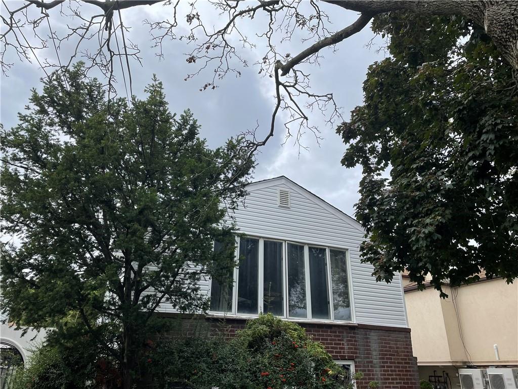 Brooklyn, New York 11234, United States, 4 Bedrooms Bedrooms, ,3 BathroomsBathrooms,Residential,Pending,70090