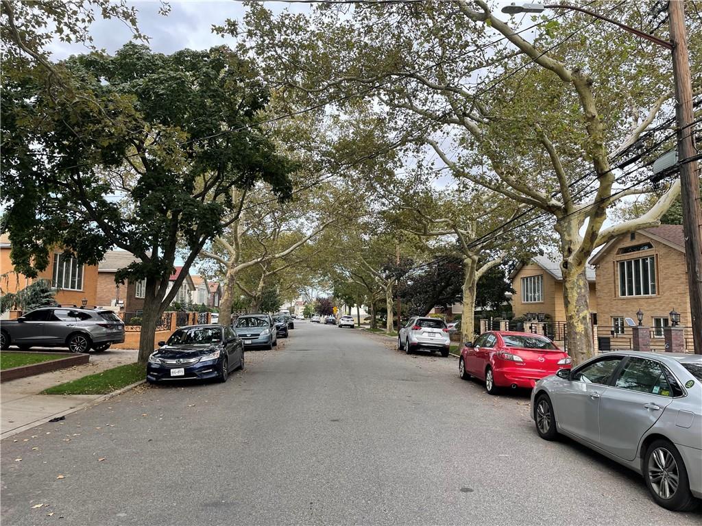 Brooklyn, New York 11234, United States, 4 Bedrooms Bedrooms, ,3 BathroomsBathrooms,Residential,Pending,70090