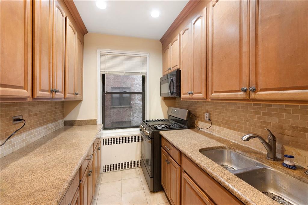 Brooklyn, New York 11230, United States, 1 Bedroom Bedrooms, ,1 BathroomBathrooms,Residential,Active,82648