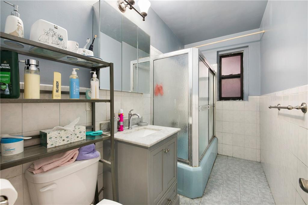 Brooklyn, New York 11230, United States, 1 Bedroom Bedrooms, ,1 BathroomBathrooms,Residential,Active,82648