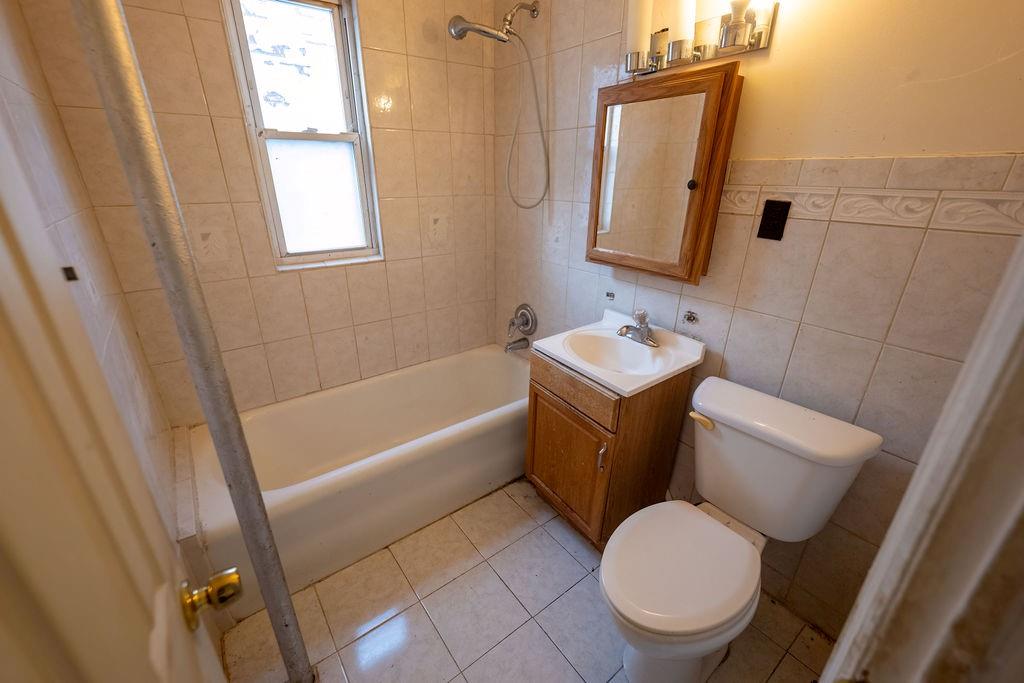 Brooklyn, New York 11236, United States, ,2 BathroomsBathrooms,Residential,Active,183009