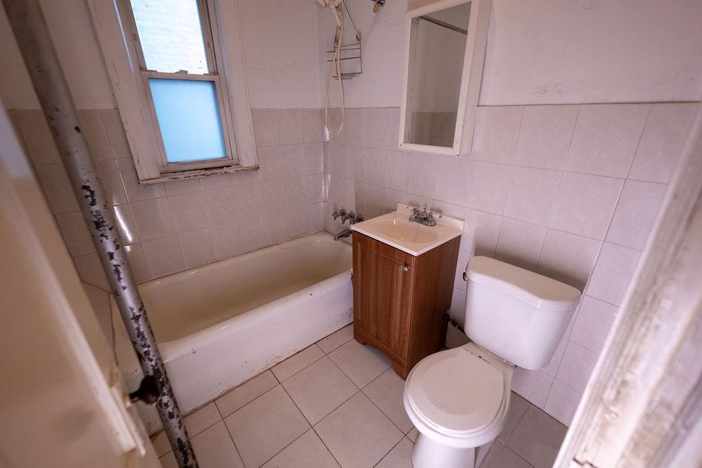 Brooklyn, New York 11236, United States, ,2 BathroomsBathrooms,Residential,Active,183009