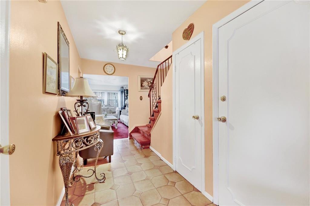 Brooklyn, New York 11236, United States, ,4 BathroomsBathrooms,Residential,Active,38260