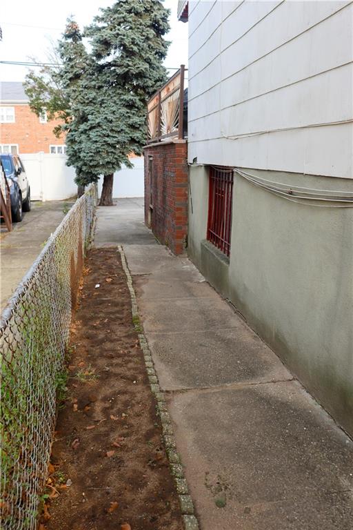 Brooklyn, New York 11236, United States, 3 Bedrooms Bedrooms, ,2 BathroomsBathrooms,Residential,Active,246232