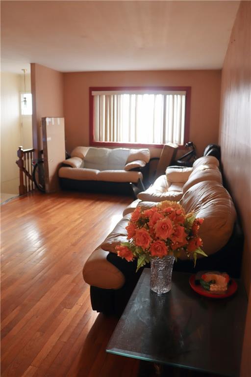 Brooklyn, New York 11236, United States, 3 Bedrooms Bedrooms, ,2 BathroomsBathrooms,Residential,Active,246232