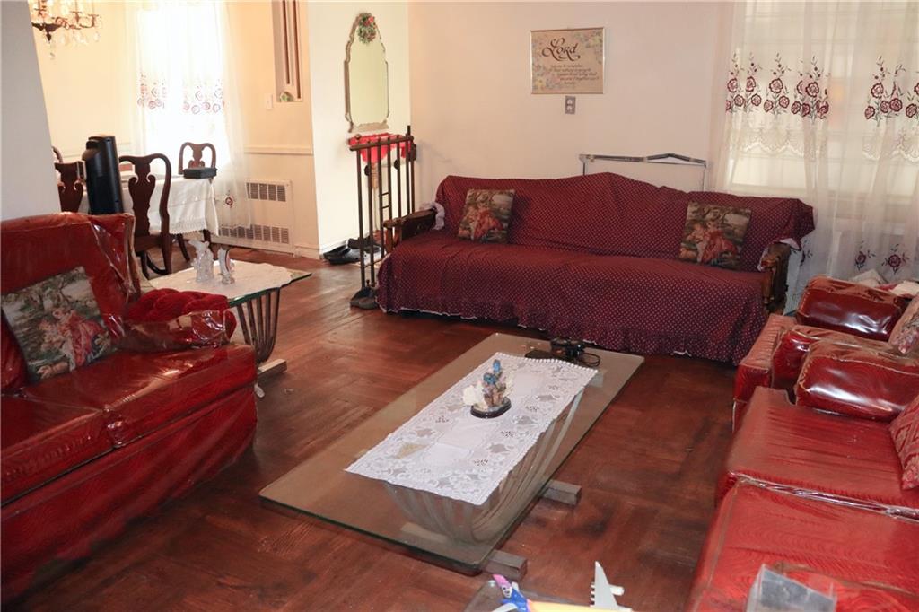 Brooklyn, New York 11236, United States, ,2 BathroomsBathrooms,Residential,Active,197081