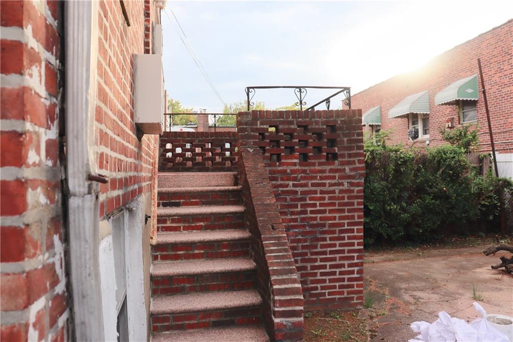 Brooklyn, New York 11236, United States, ,2 BathroomsBathrooms,Residential,Active,197081