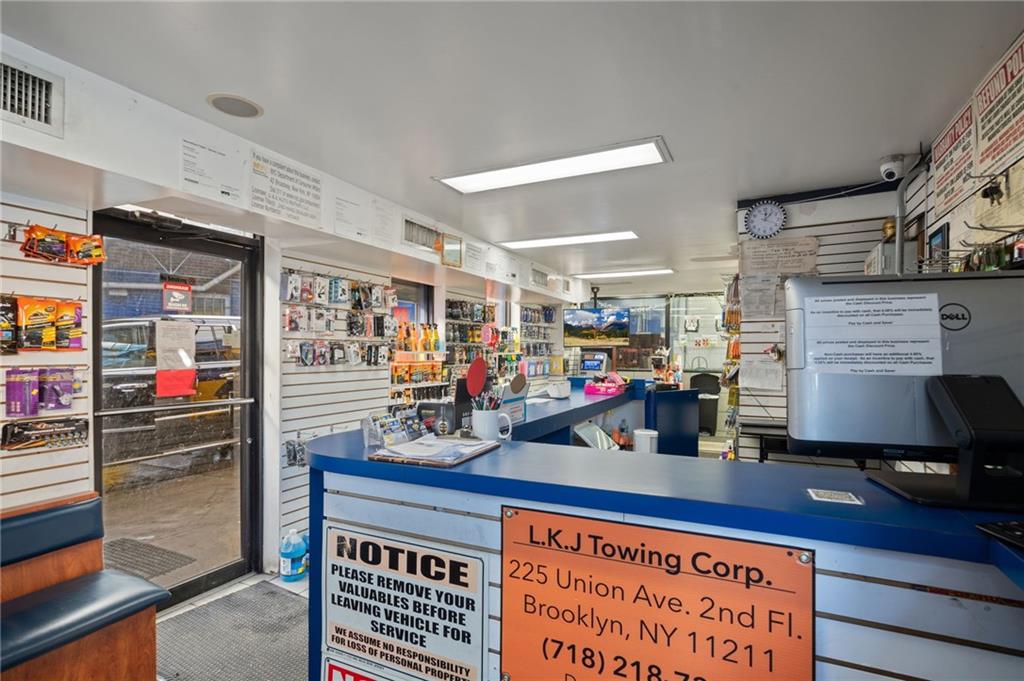 Brooklyn, New York 11211, United States, ,Commercial,Active,183007