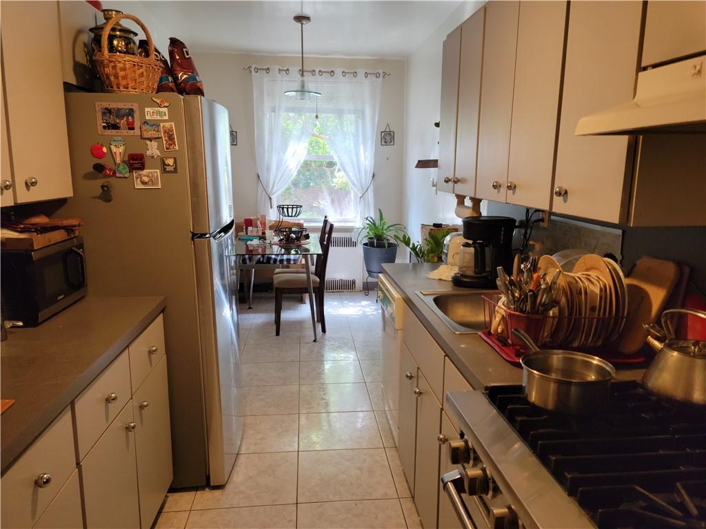 Brooklyn, New York 11204, United States, 2 Bedrooms Bedrooms, ,1 BathroomBathrooms,Residential,Active,71344