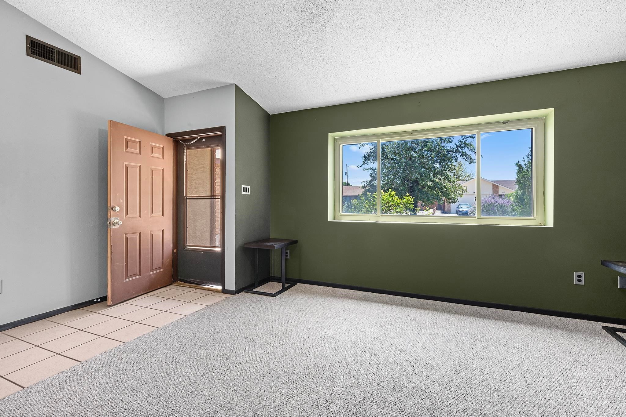 611 Mercury AVE