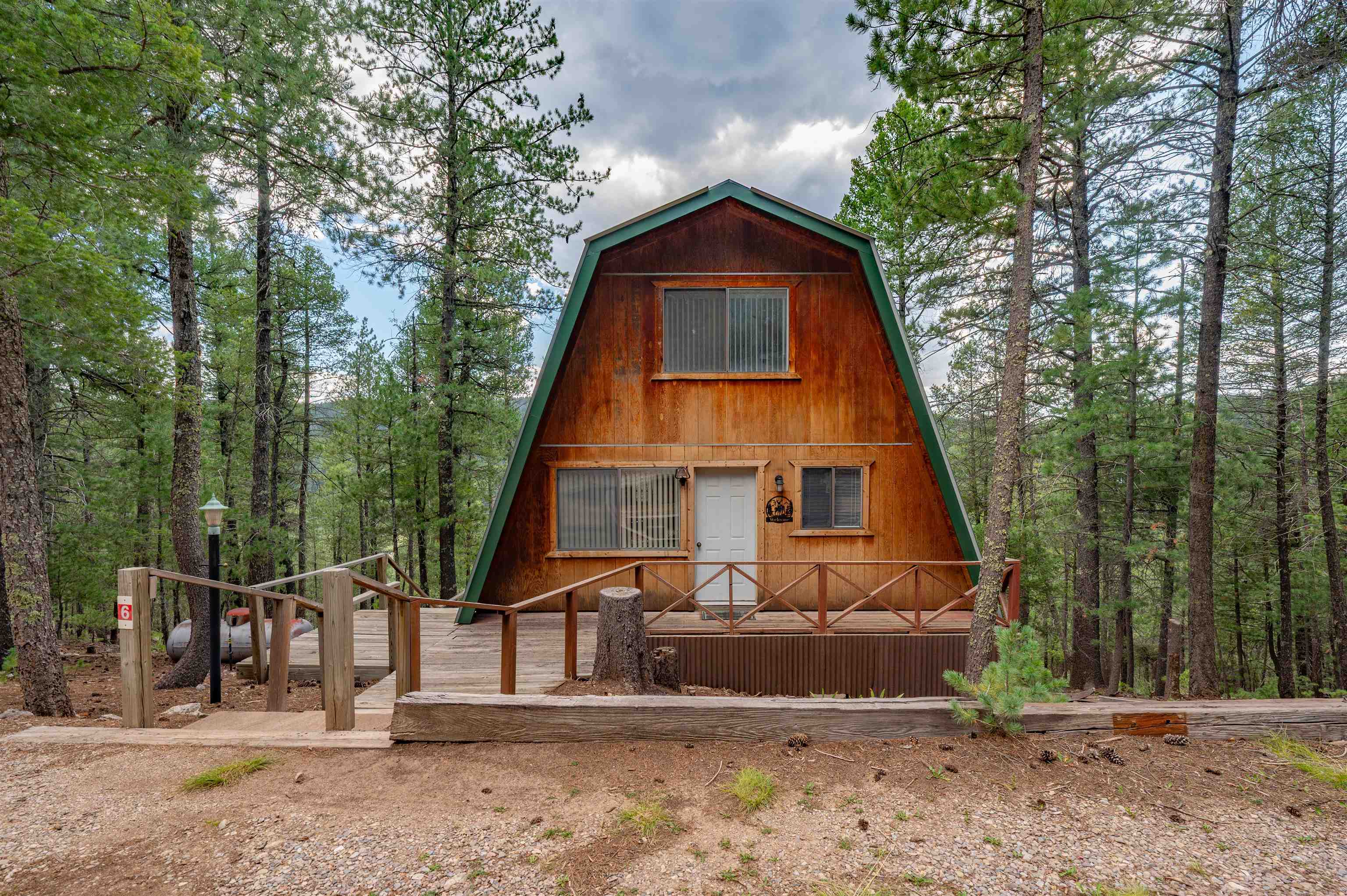 6 Hidden Ridge Rd