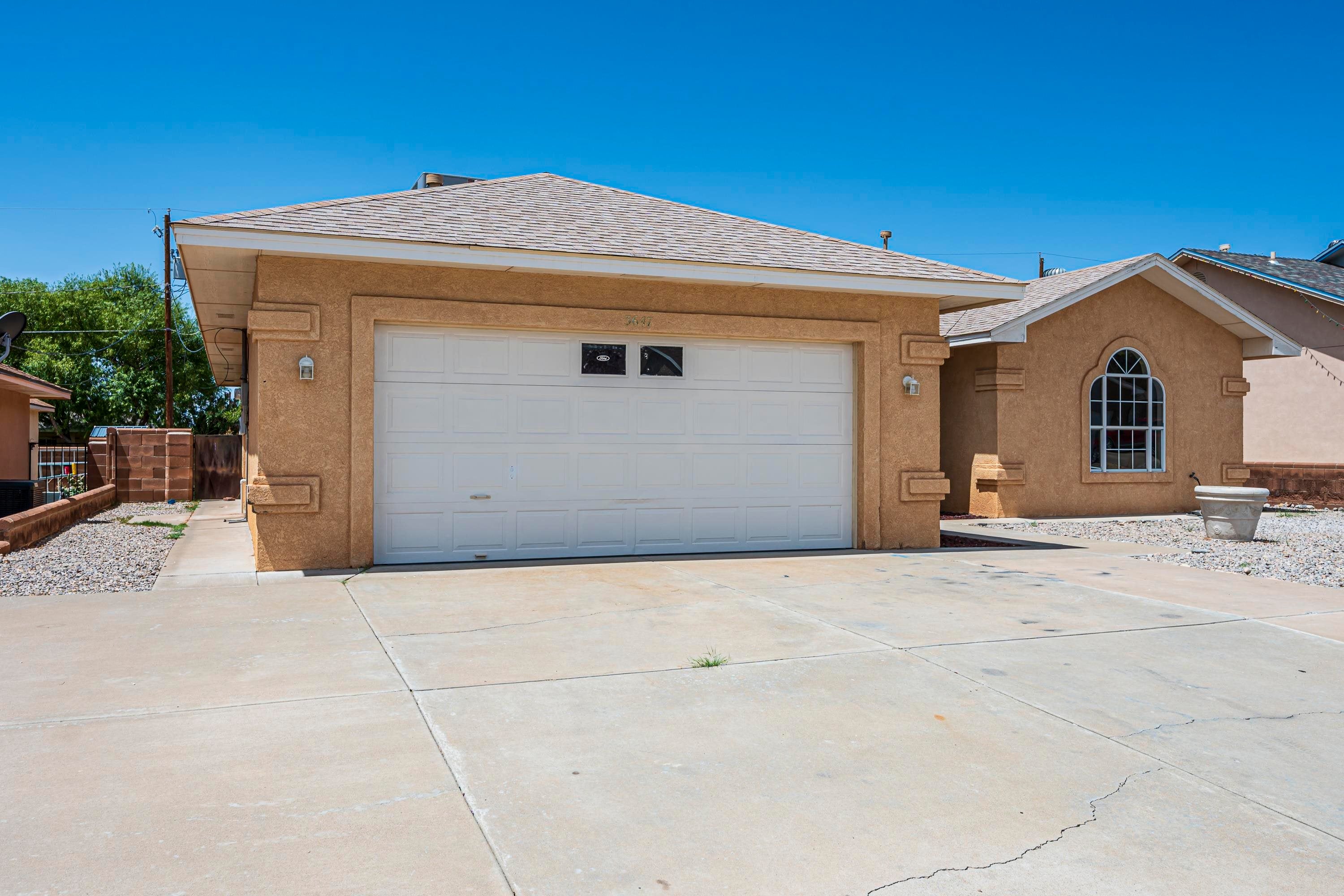 3647 Driftwood AVE