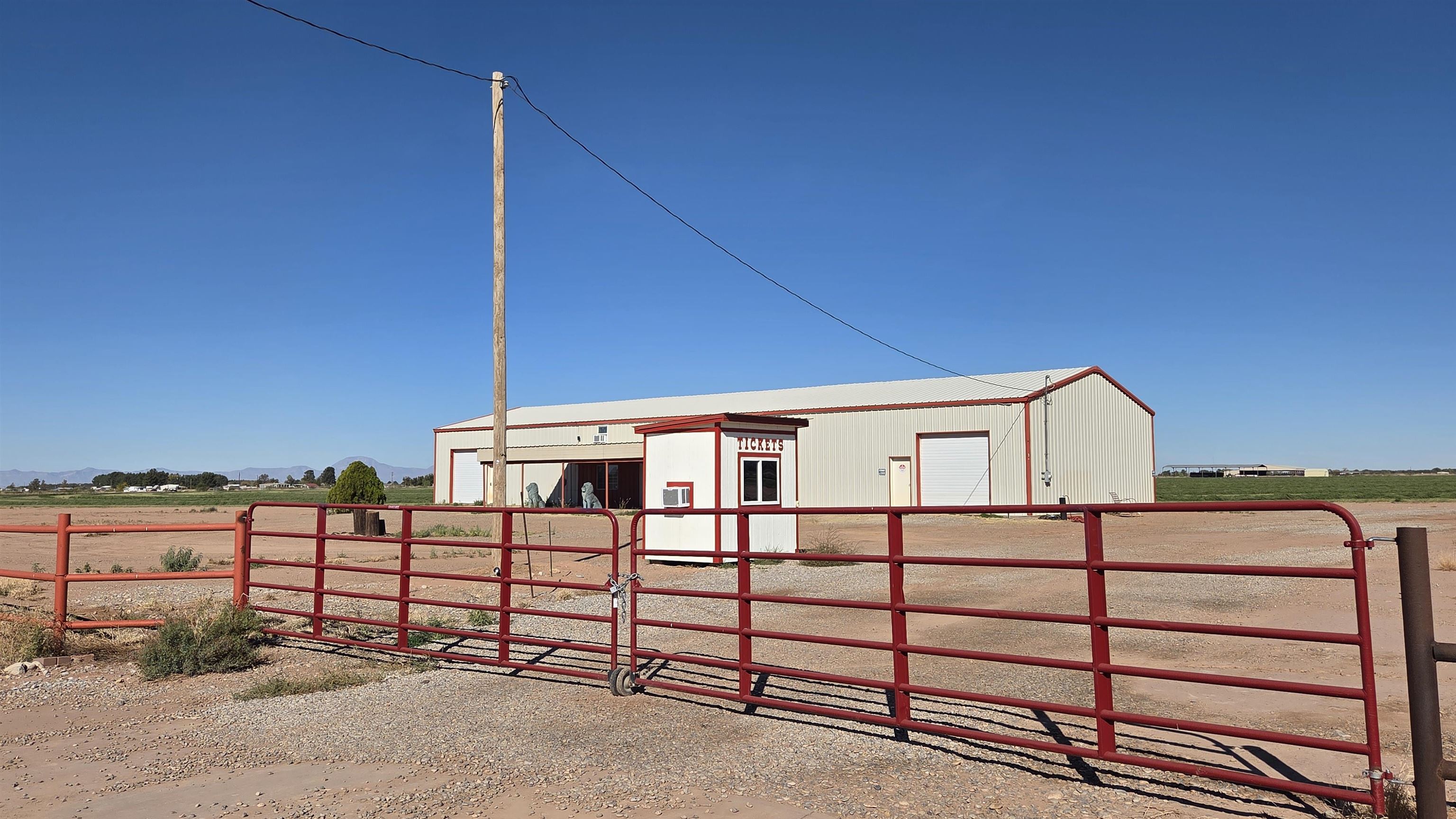63/69 Pecos Rd
