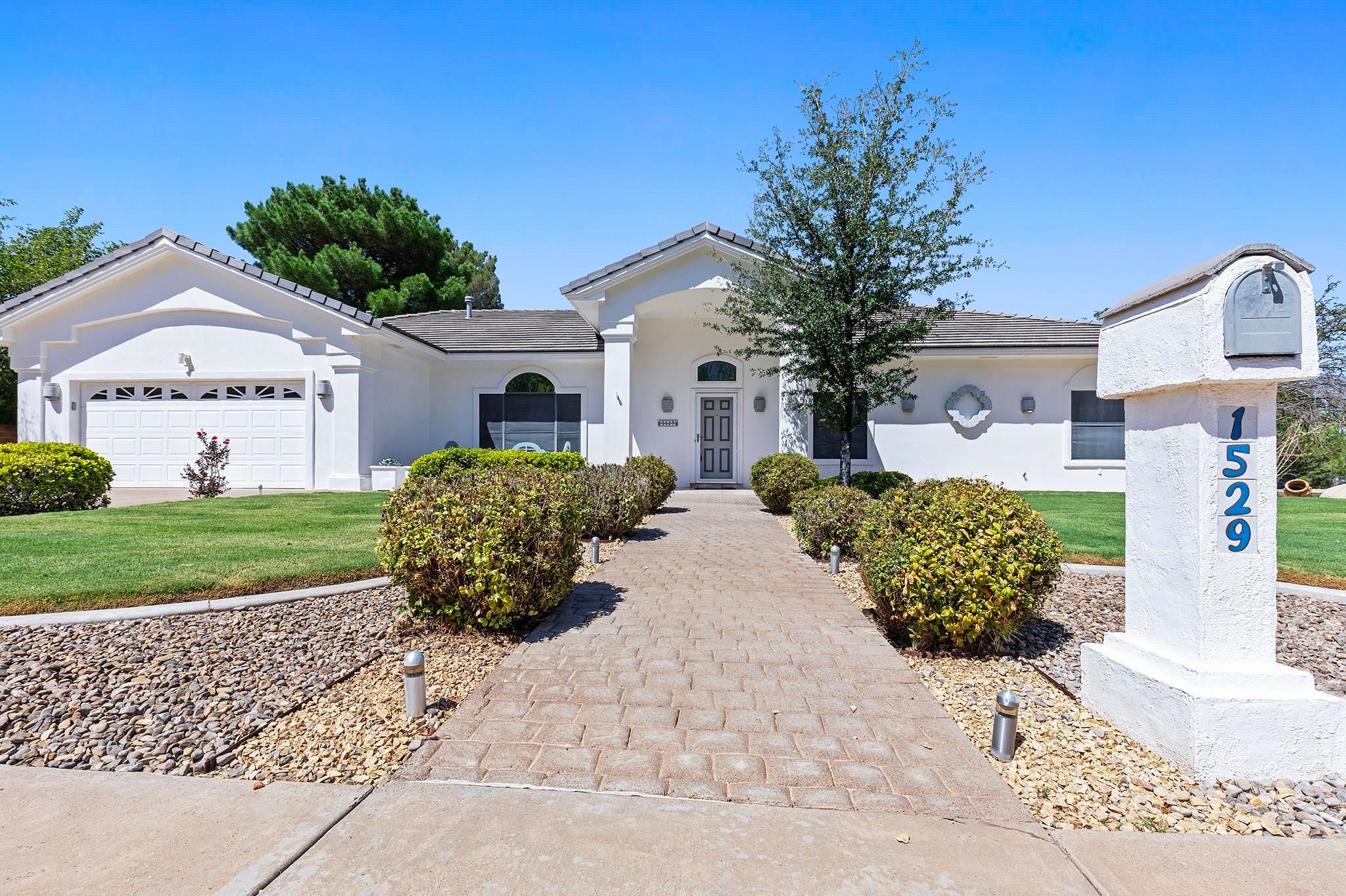 1529 Serrano