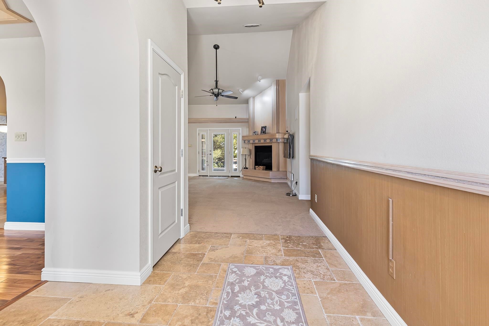 1529 Serrano