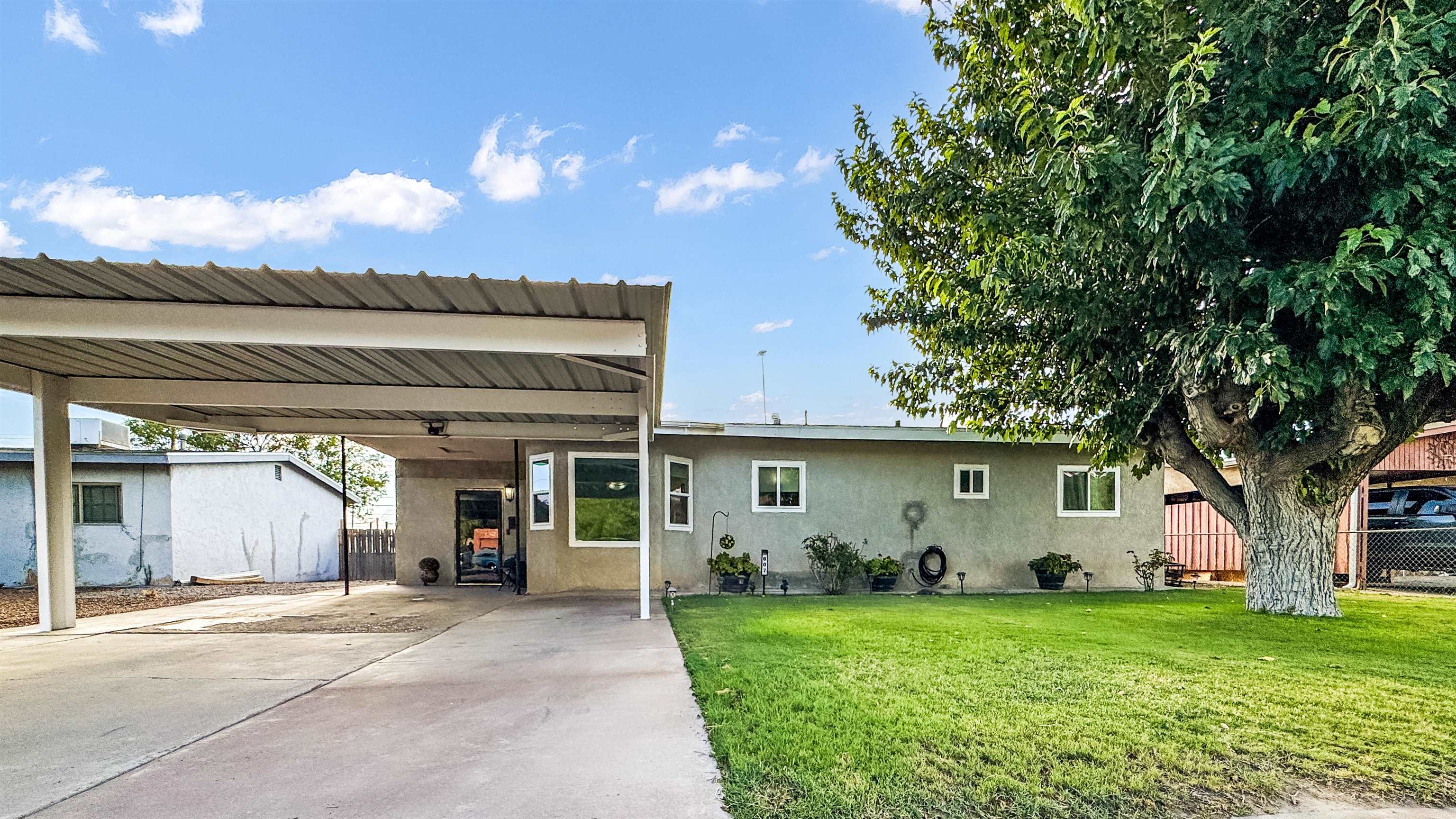 607 Ridgecrest DR