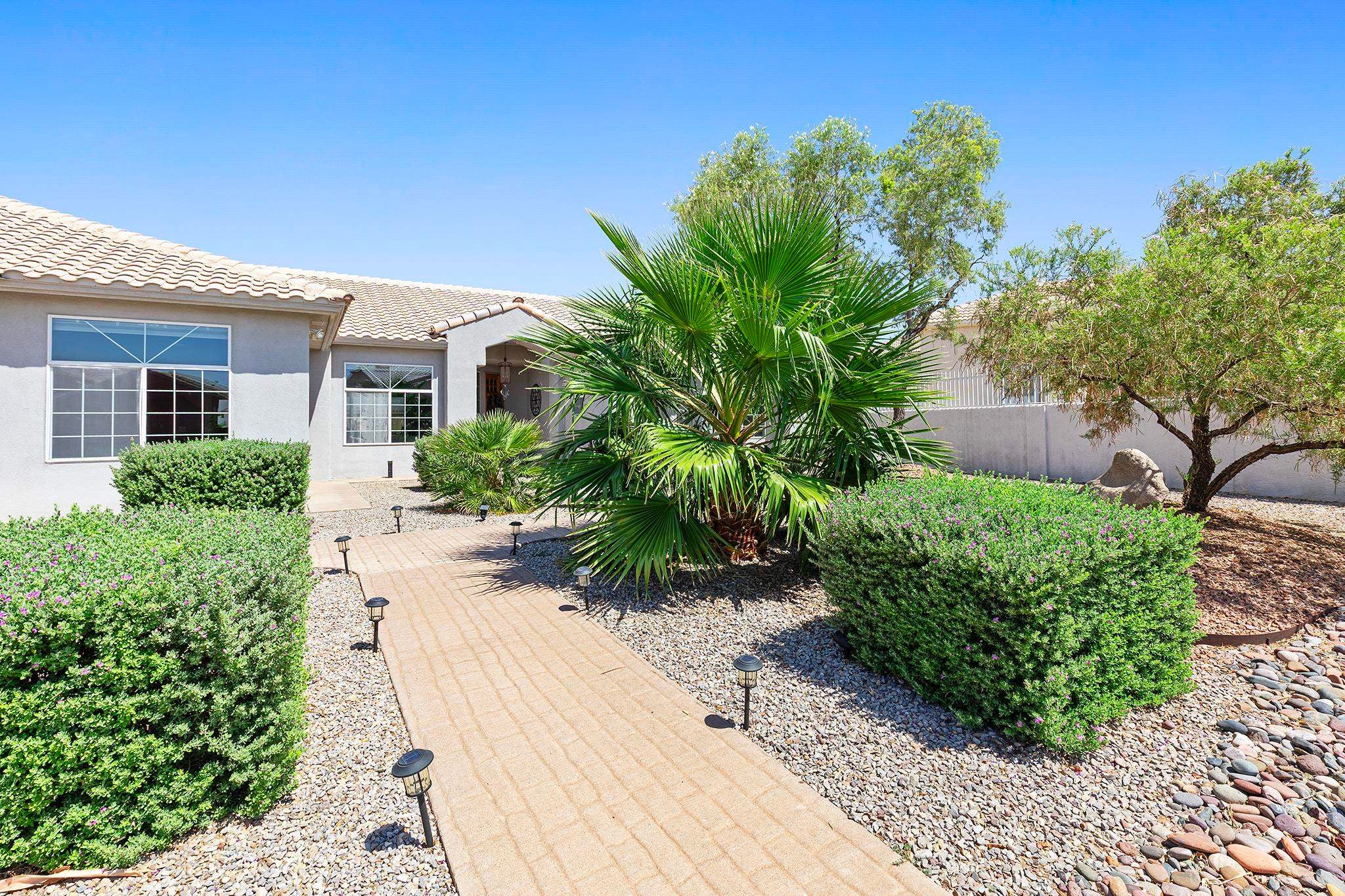 2412 Tres Lagos