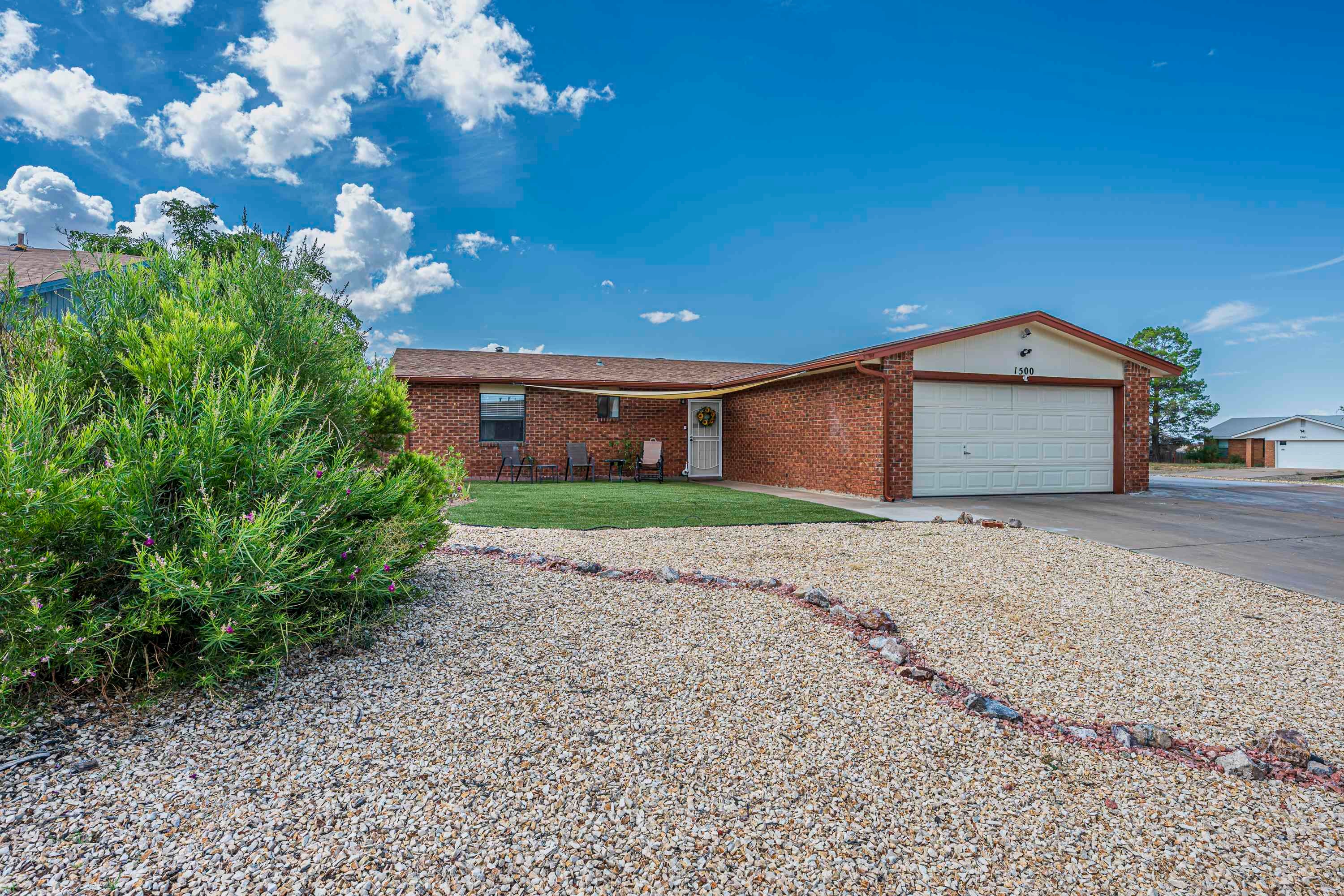1500 White Oaks CT