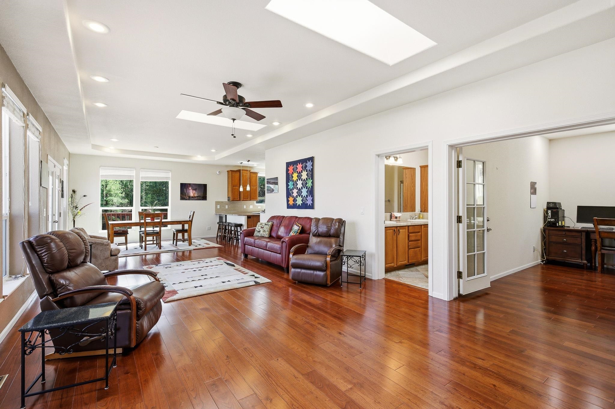 33 Joy Rd