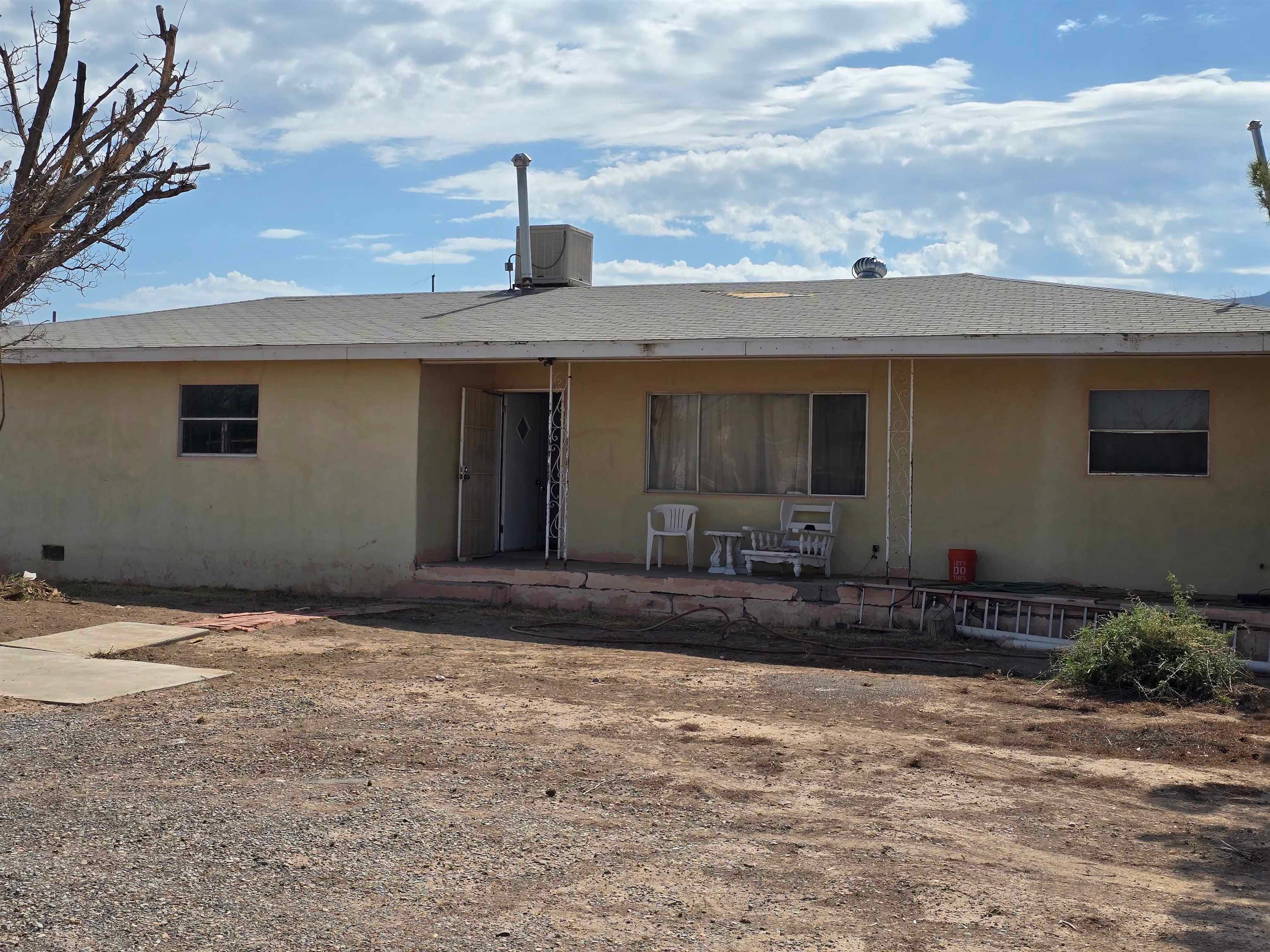 1 Chaparral Ave