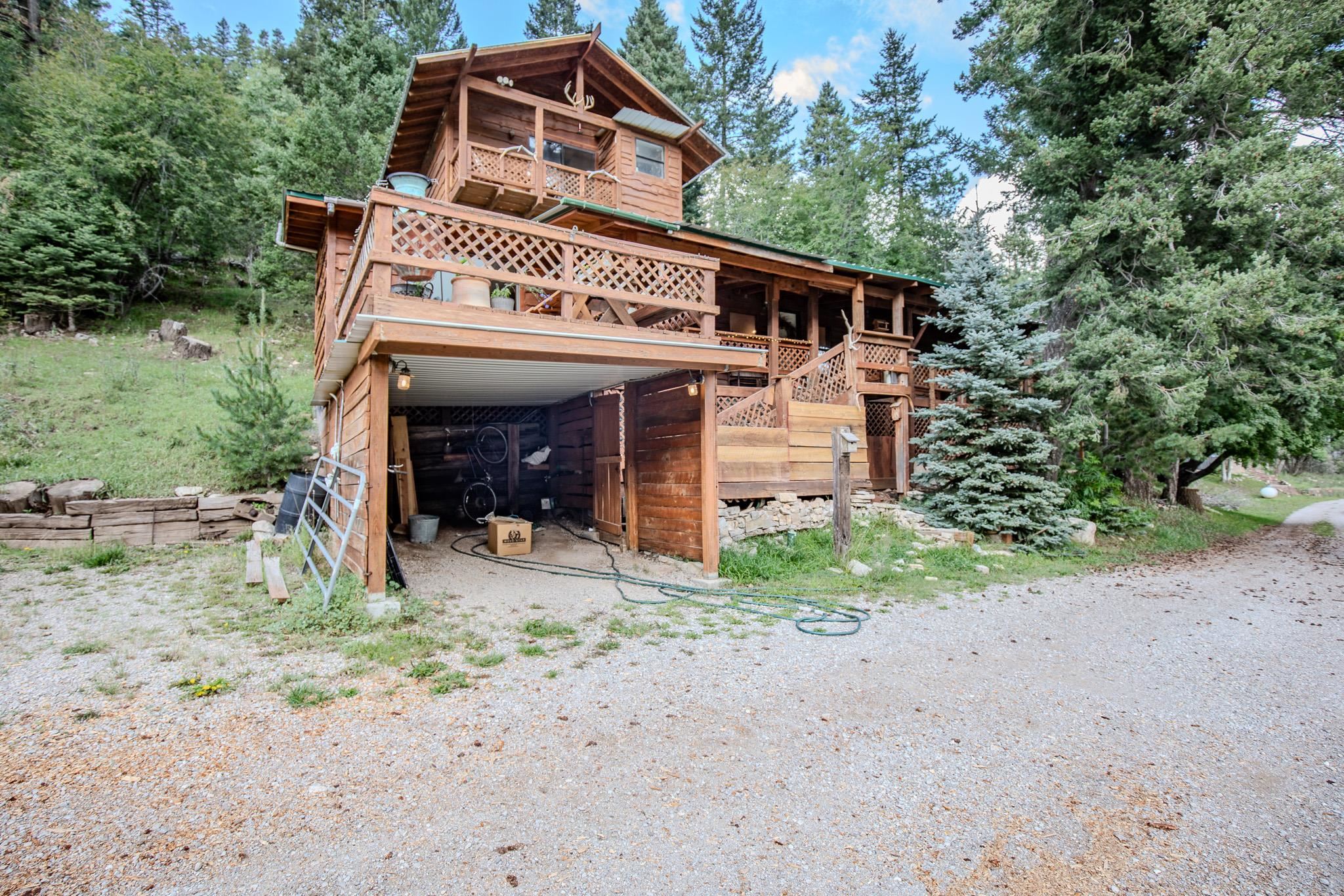 16 Peacock Ln
