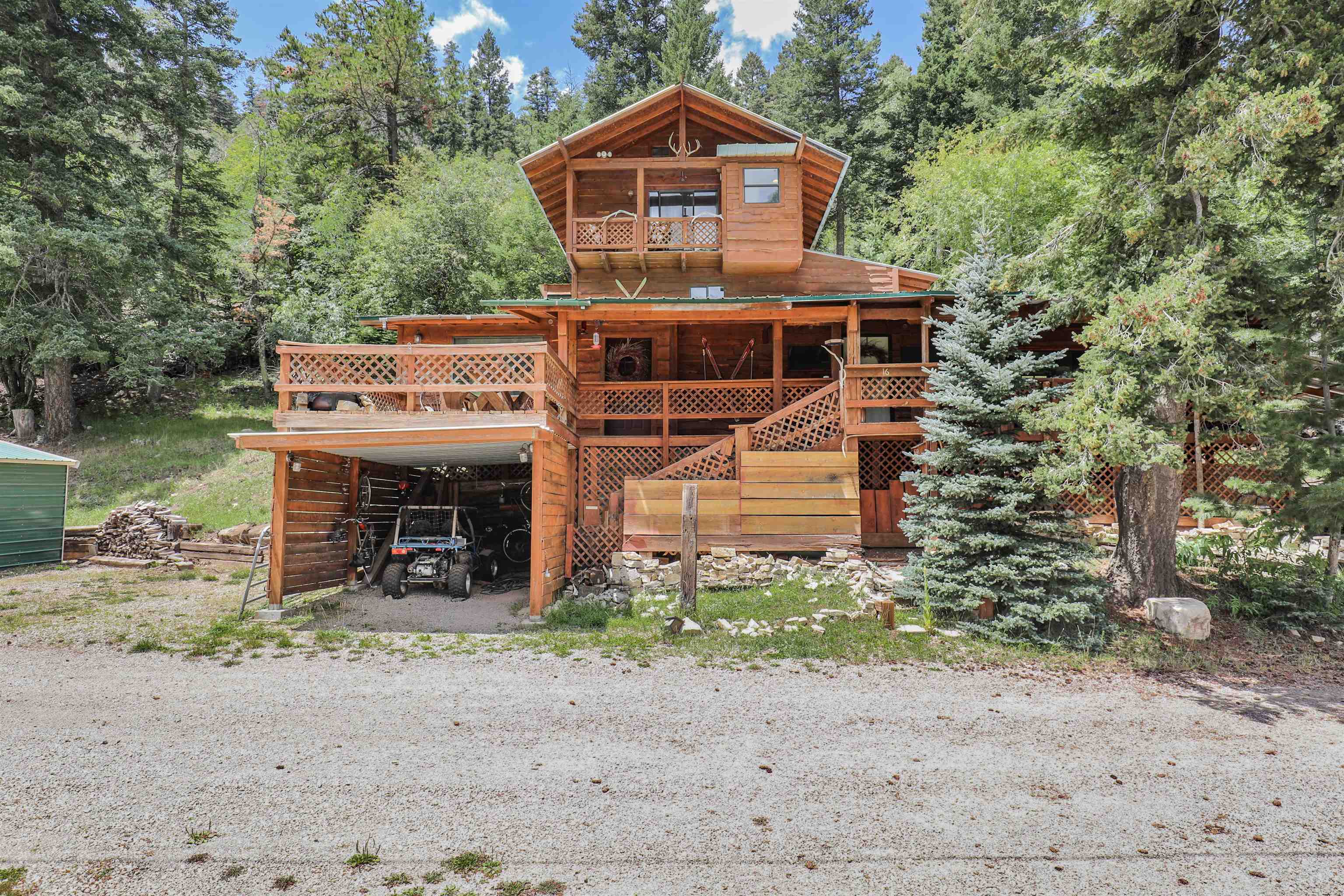 16 Peacock Ln