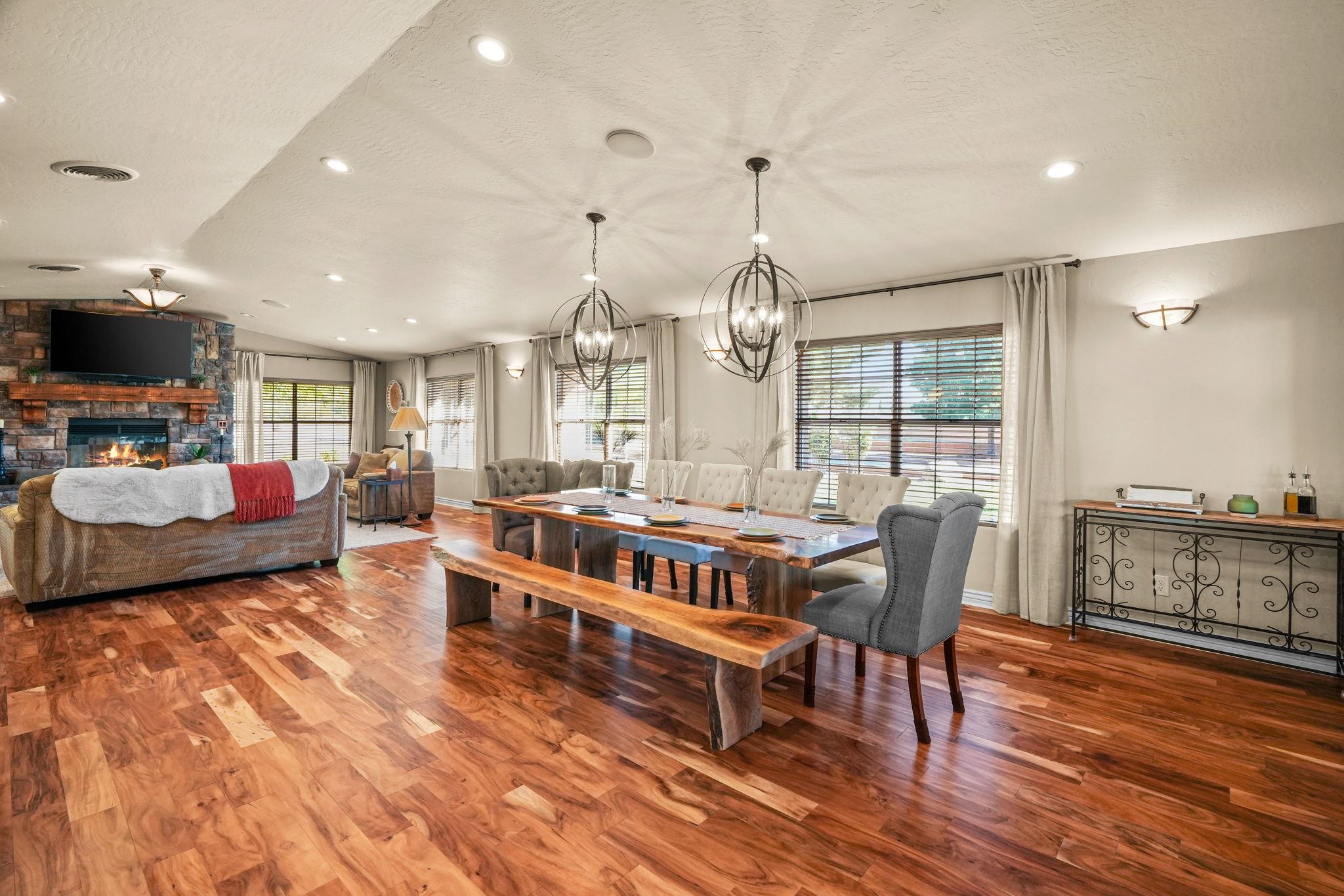 63 Desert Lakes RD