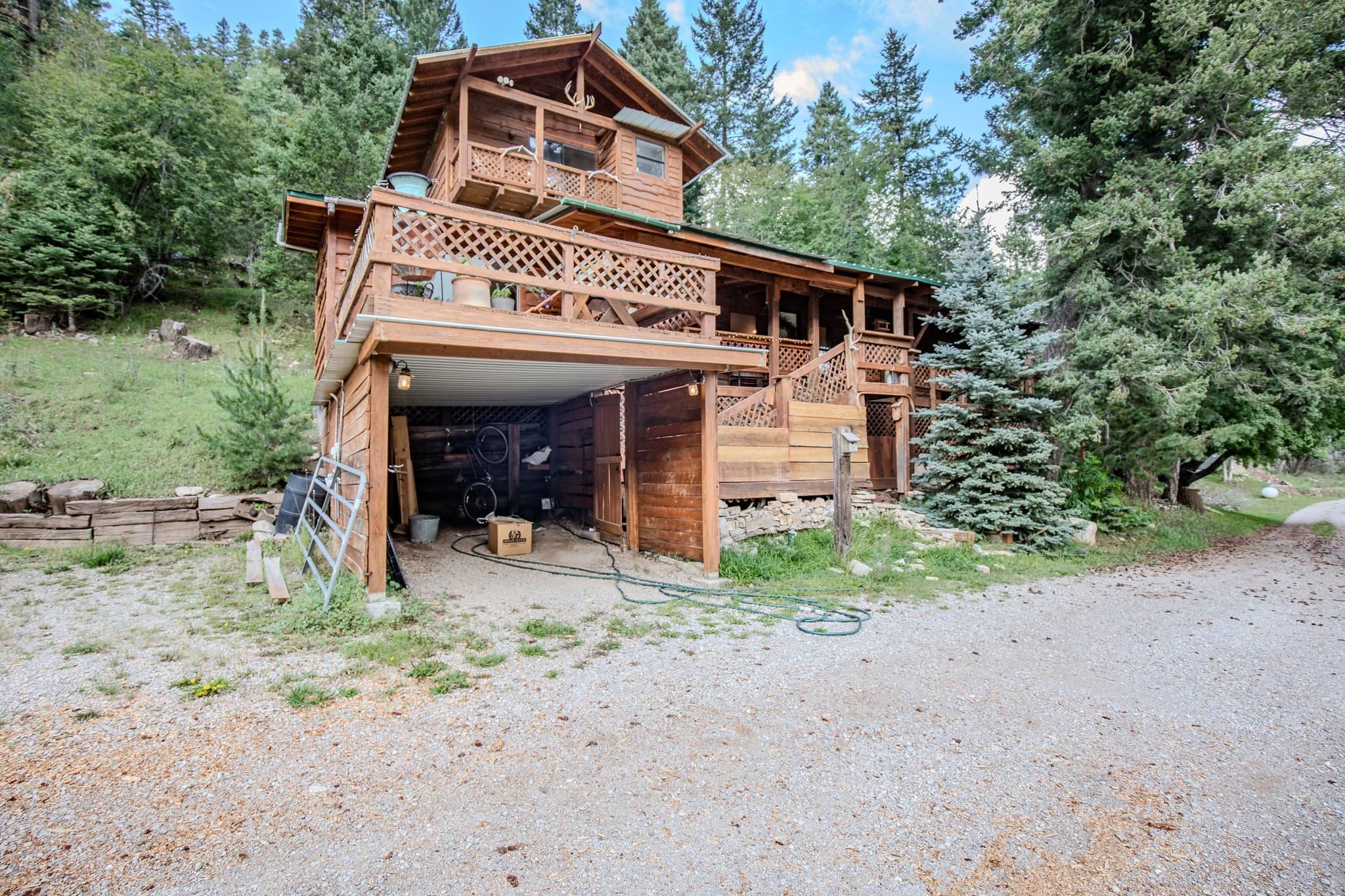 16 Peacock Ln