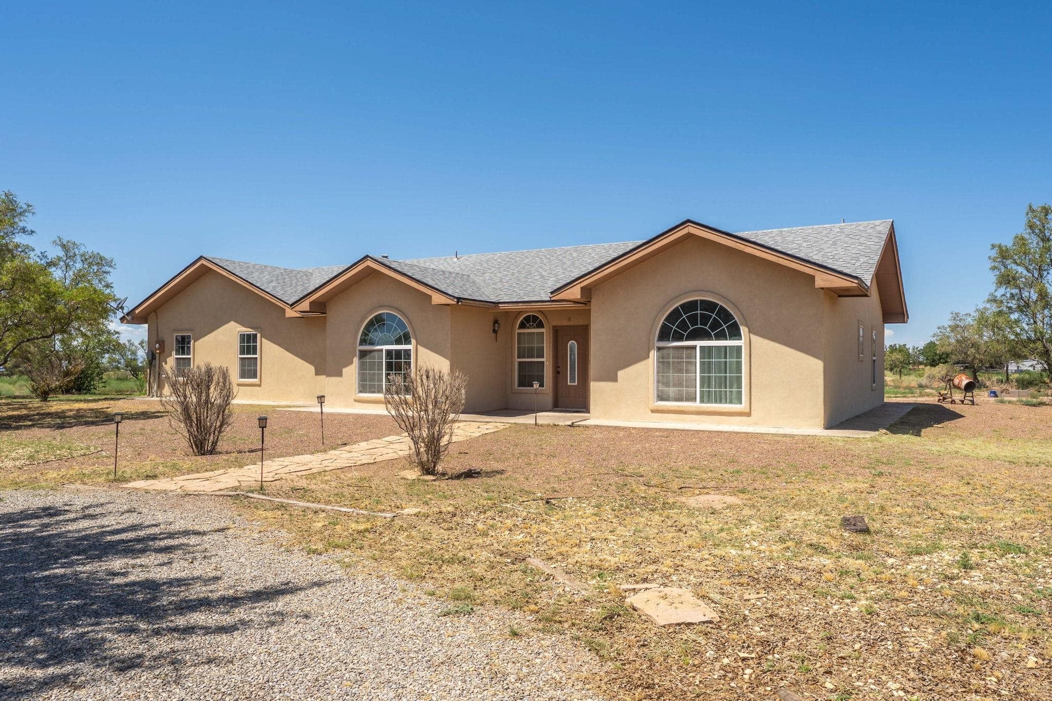 8 Abercrombie Ln