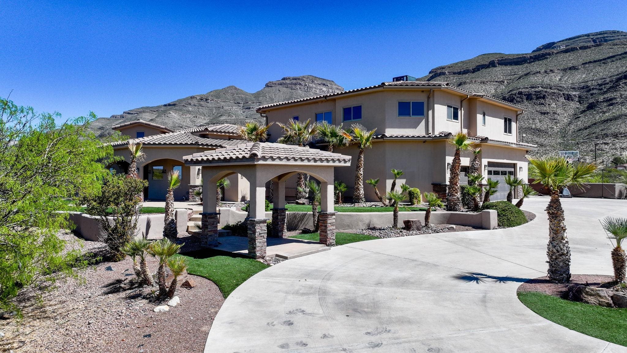 215 Old El Paso Hwy