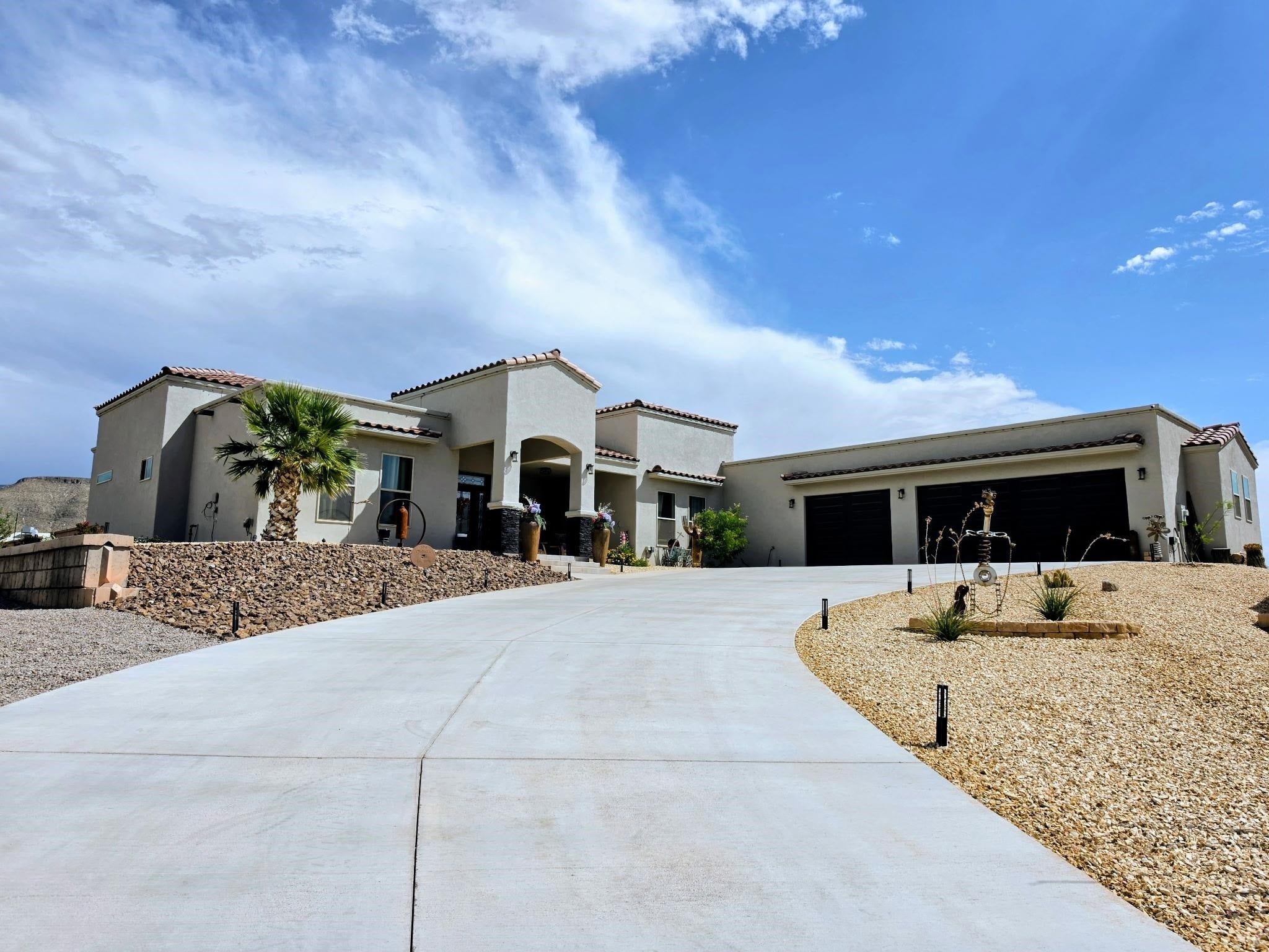 1762 Loma Verde