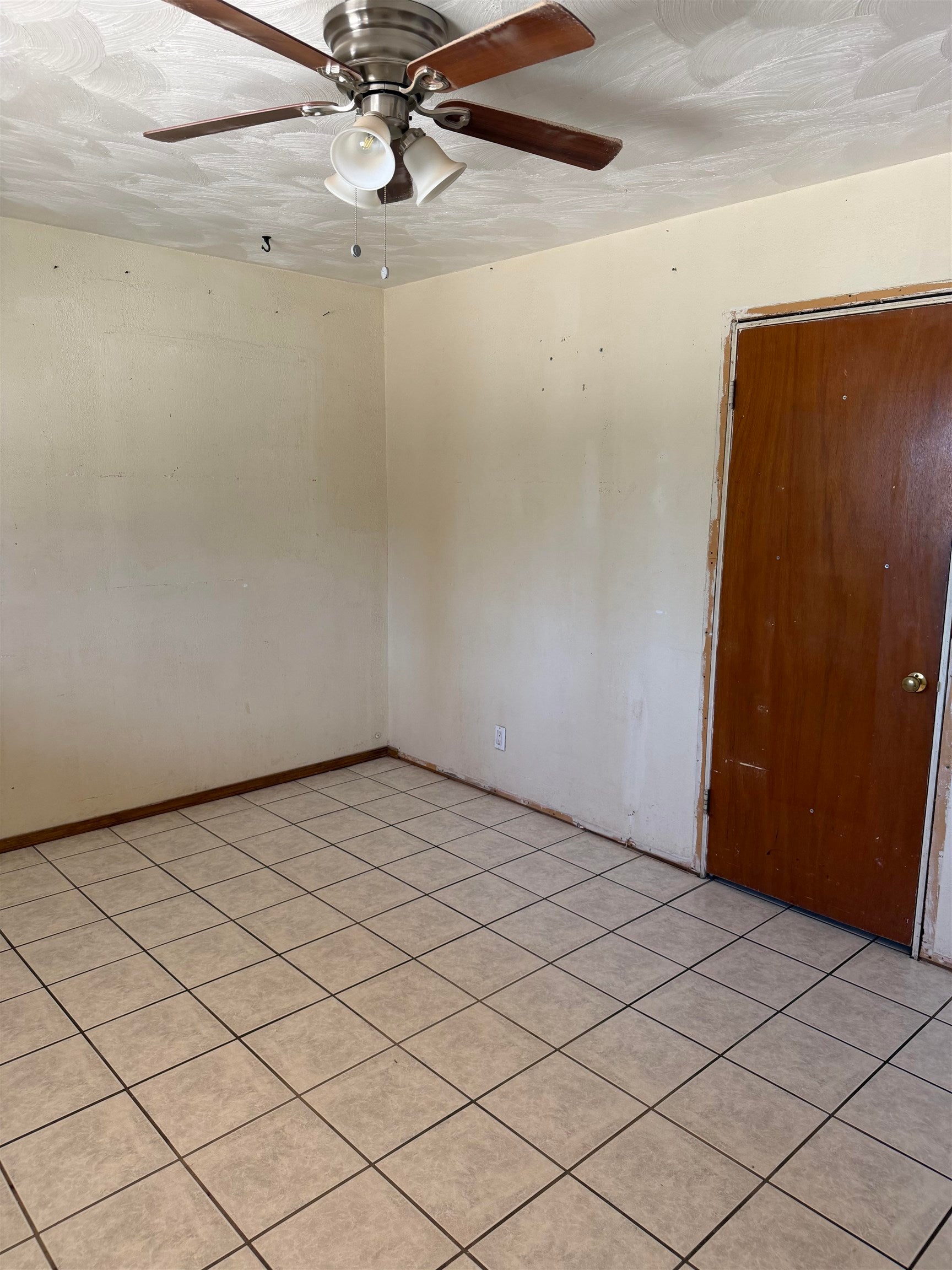 1305 Jackson AVE