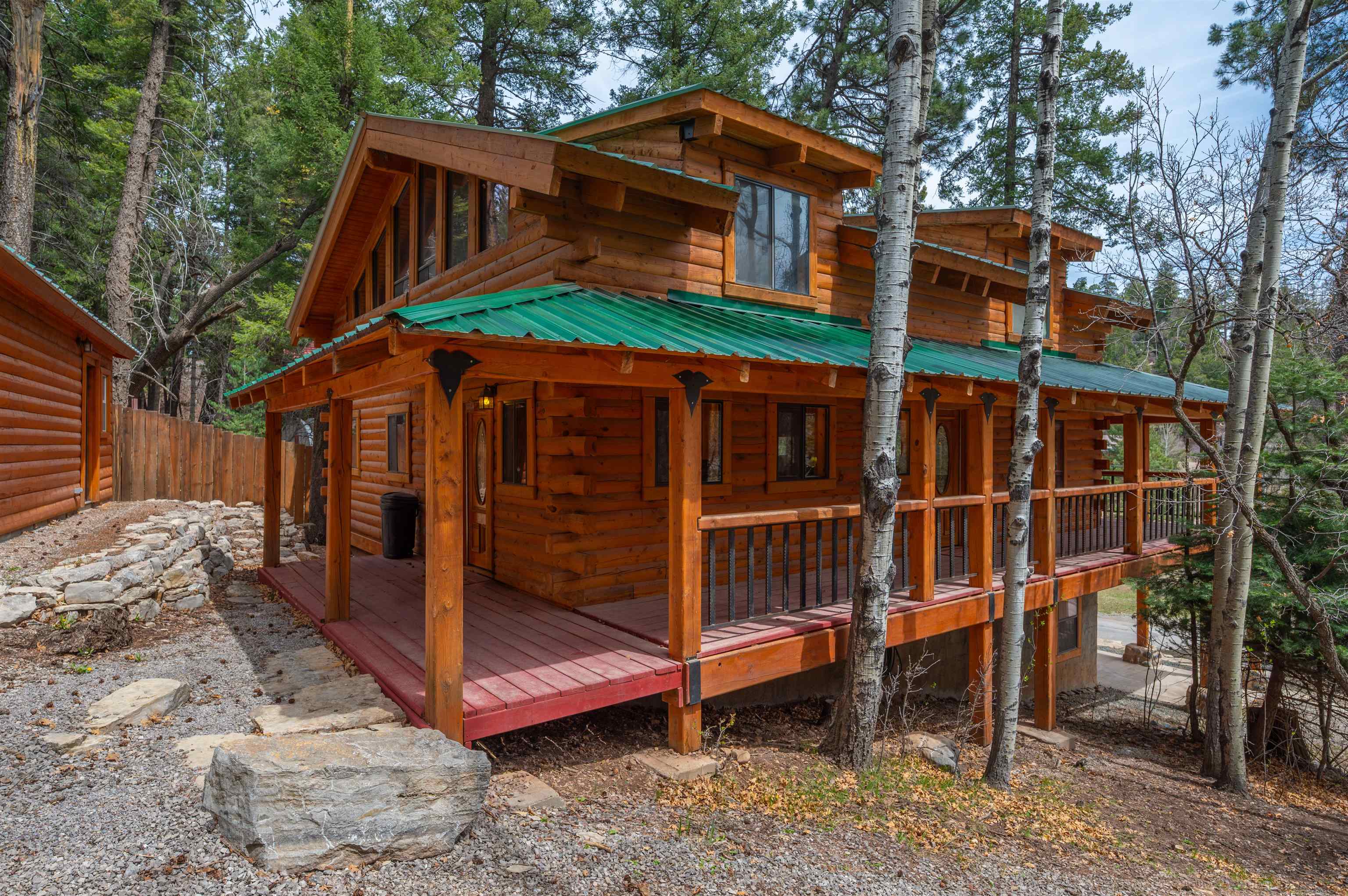 909 Maple DR