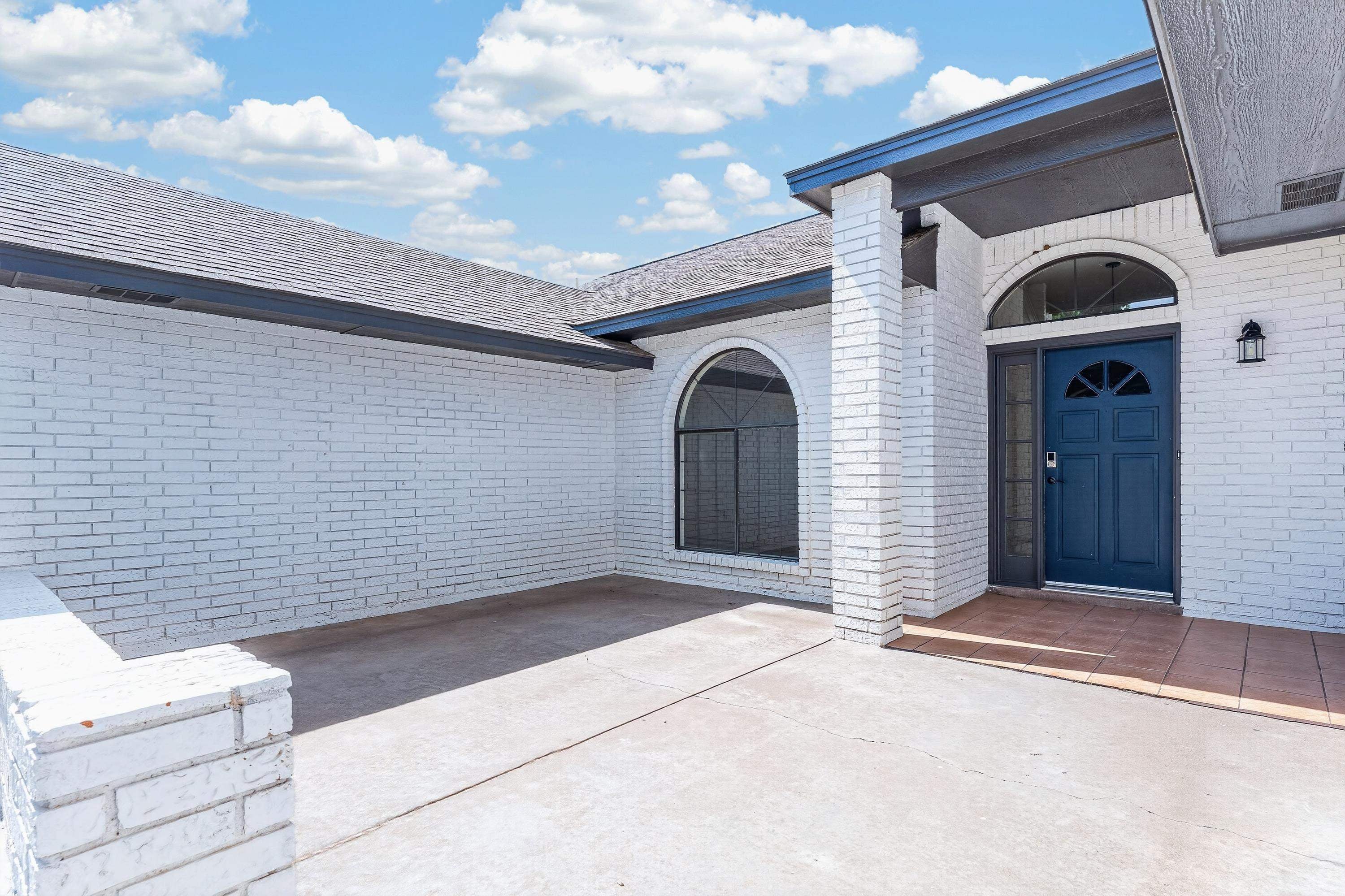 713 Eagle DR