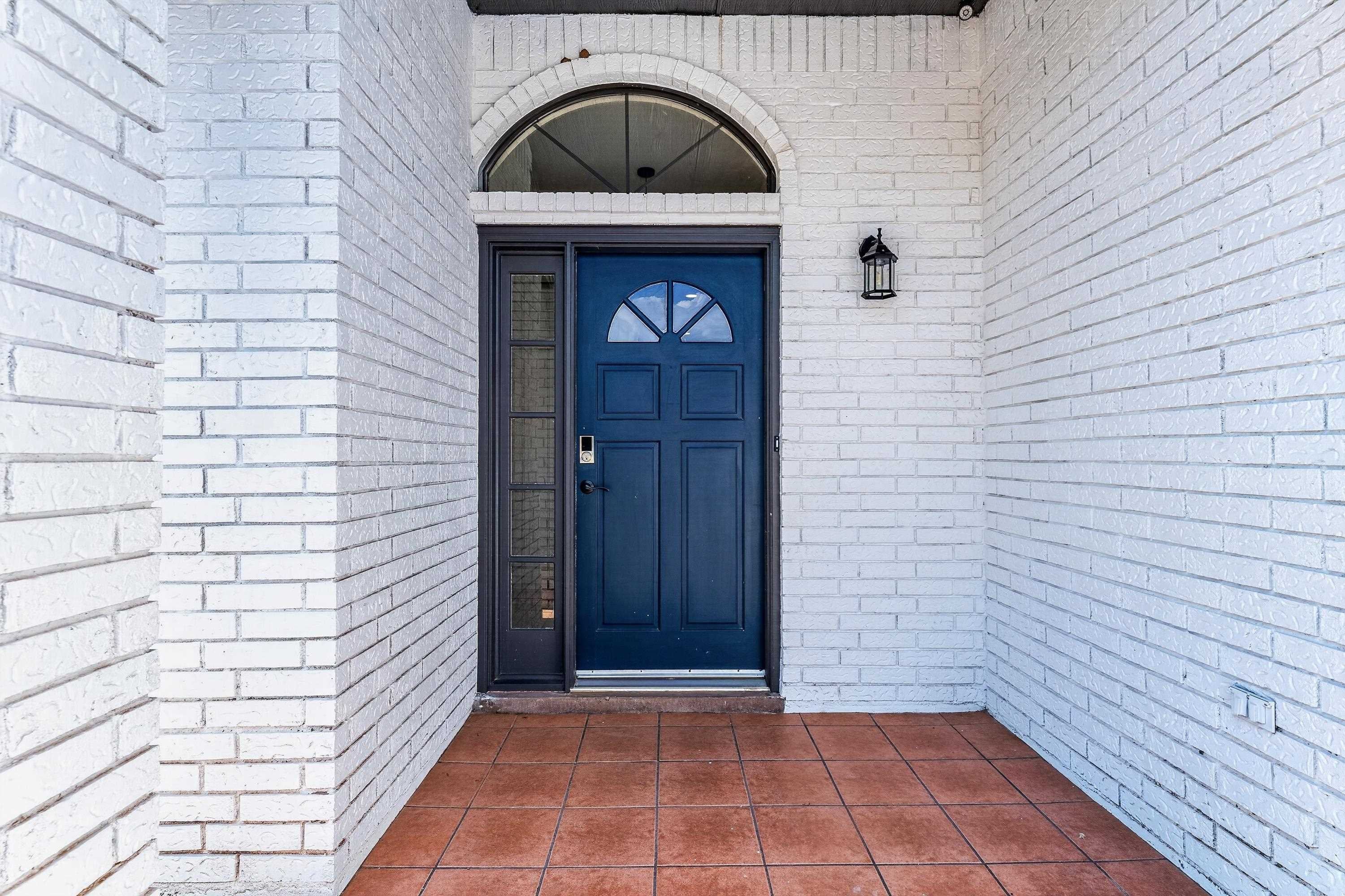 713 Eagle DR