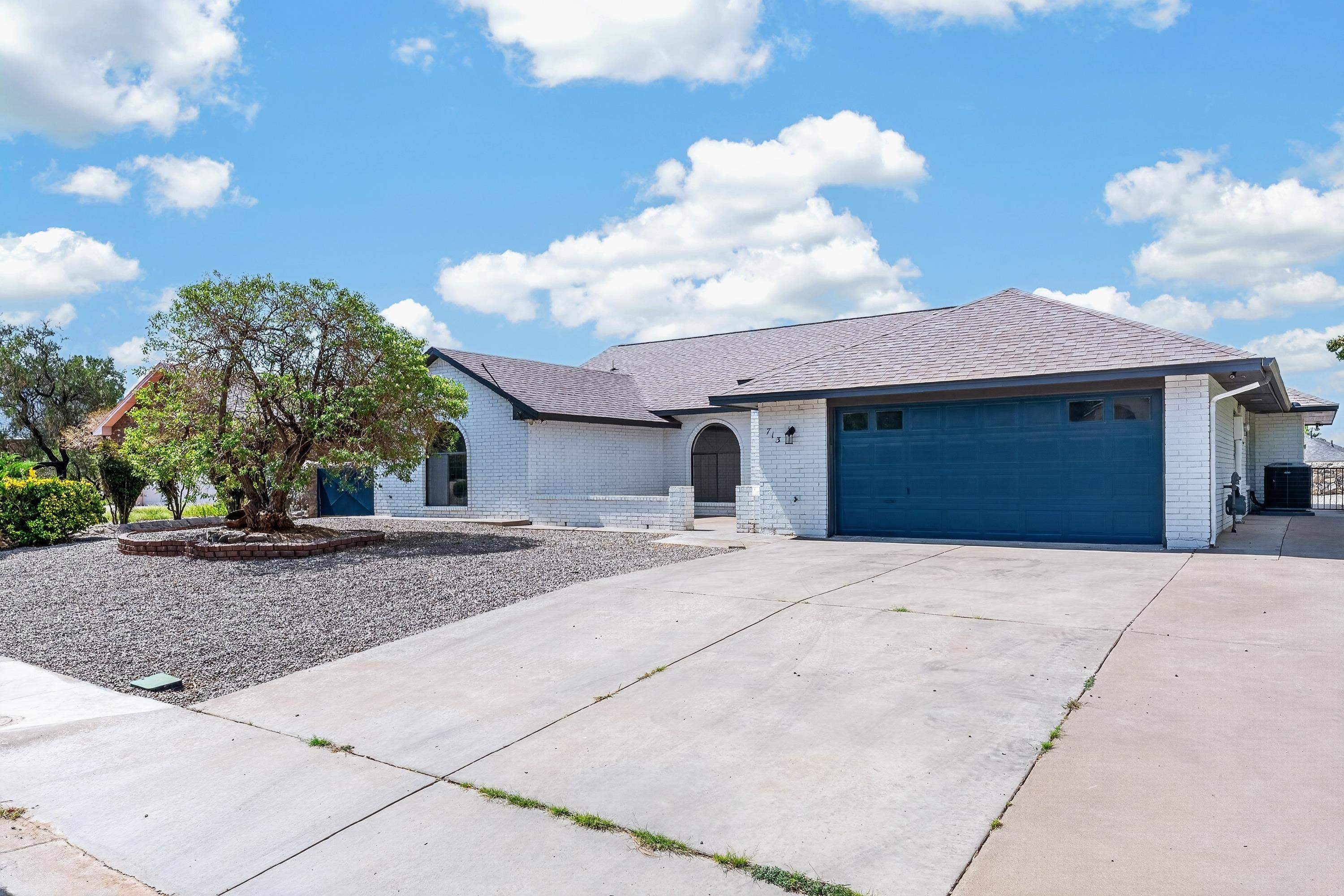 713 Eagle DR