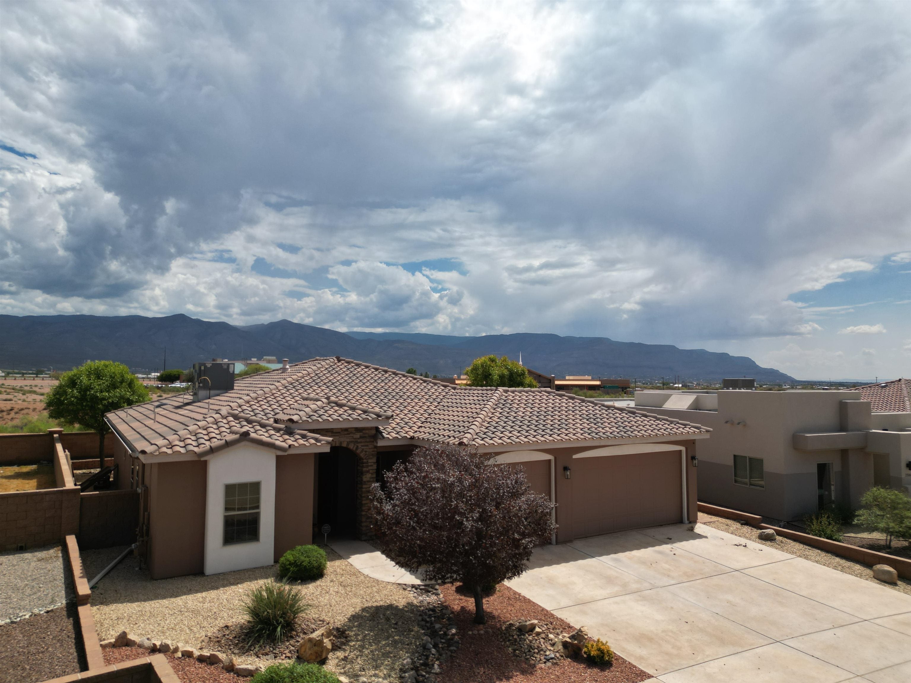3594 Red Arroyo DR