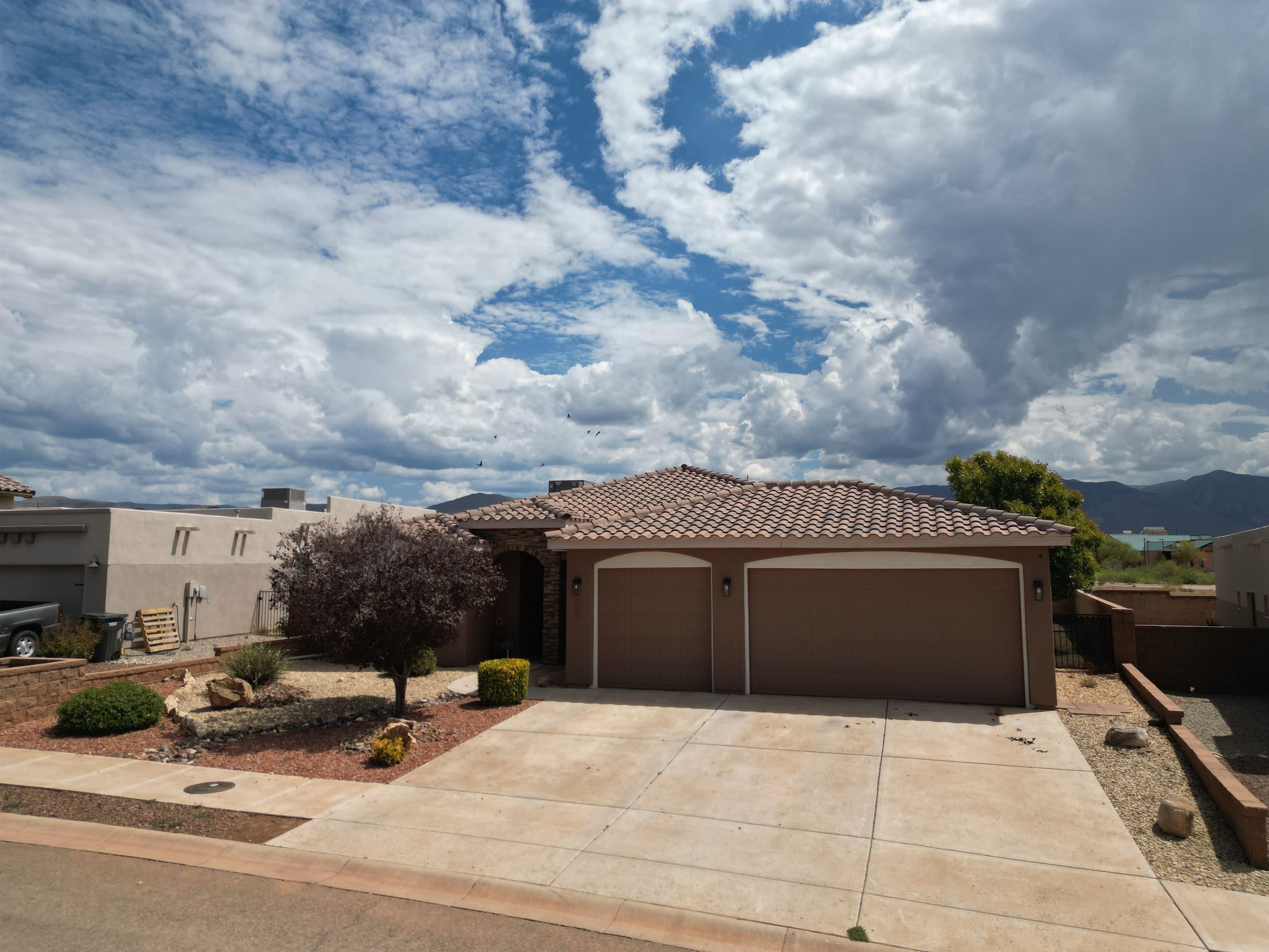 3594 Red Arroyo DR