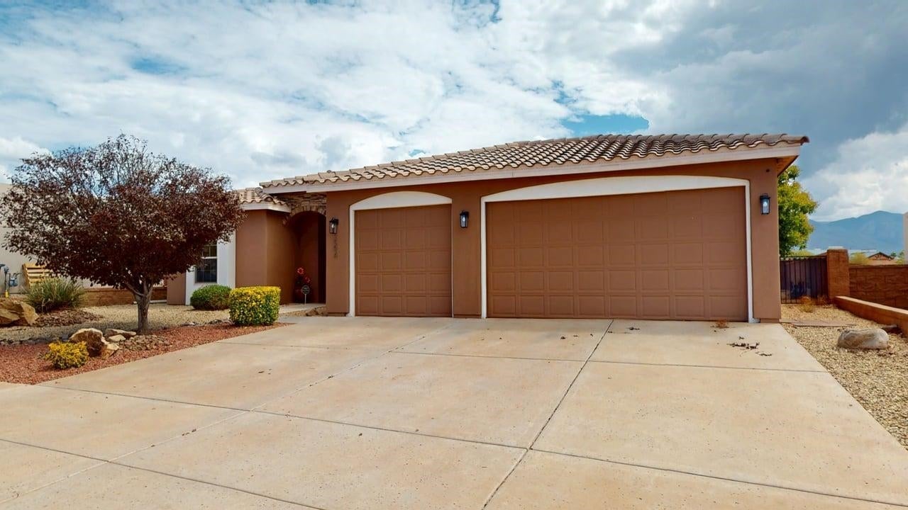 3594 Red Arroyo DR