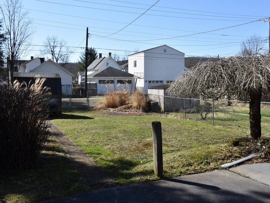 315 W. Elm Street, Titusville, Pennsylvania image 25