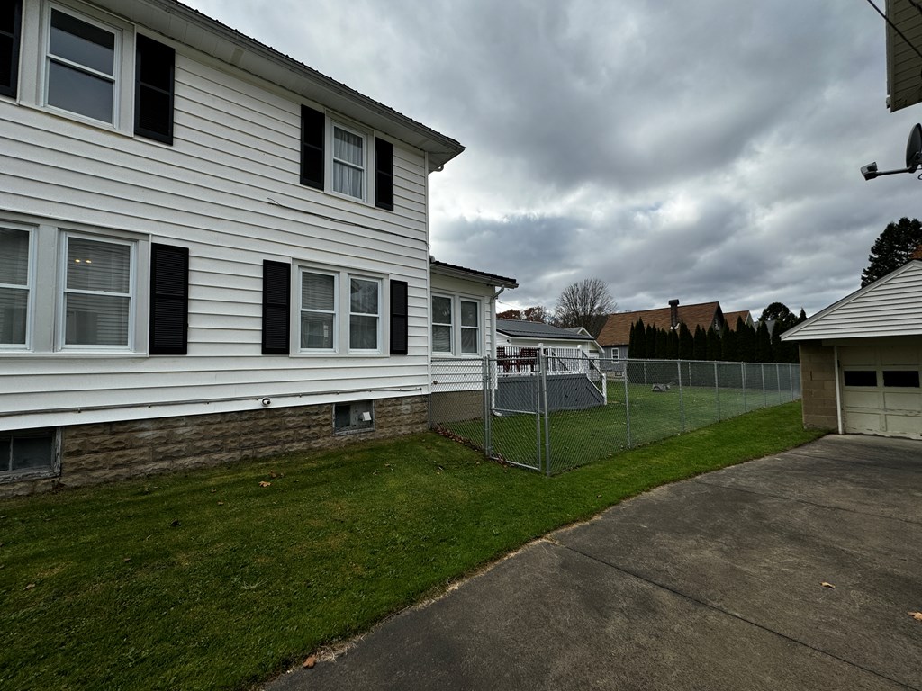 327 Oak Road, Oil City, Pennsylvania image 6