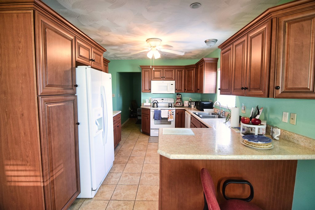 1525 Woodland Ave, Franklin, Pennsylvania image 9