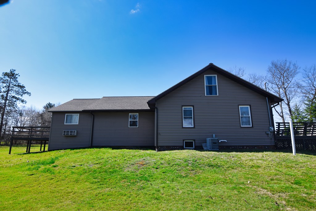 1525 Woodland Ave, Franklin, Pennsylvania image 11
