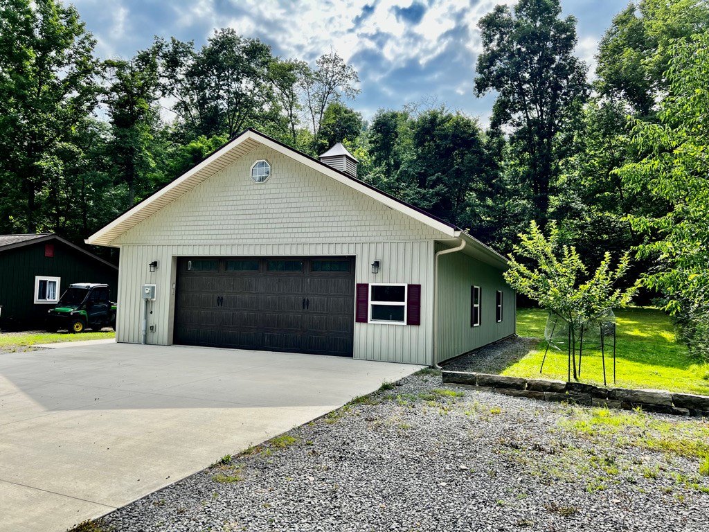 1046 River Drive, Franklin, Pennsylvania image 9