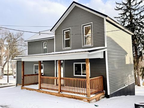 Homes For Sale - 117 E Oak<br/> Titusville, PA 16354