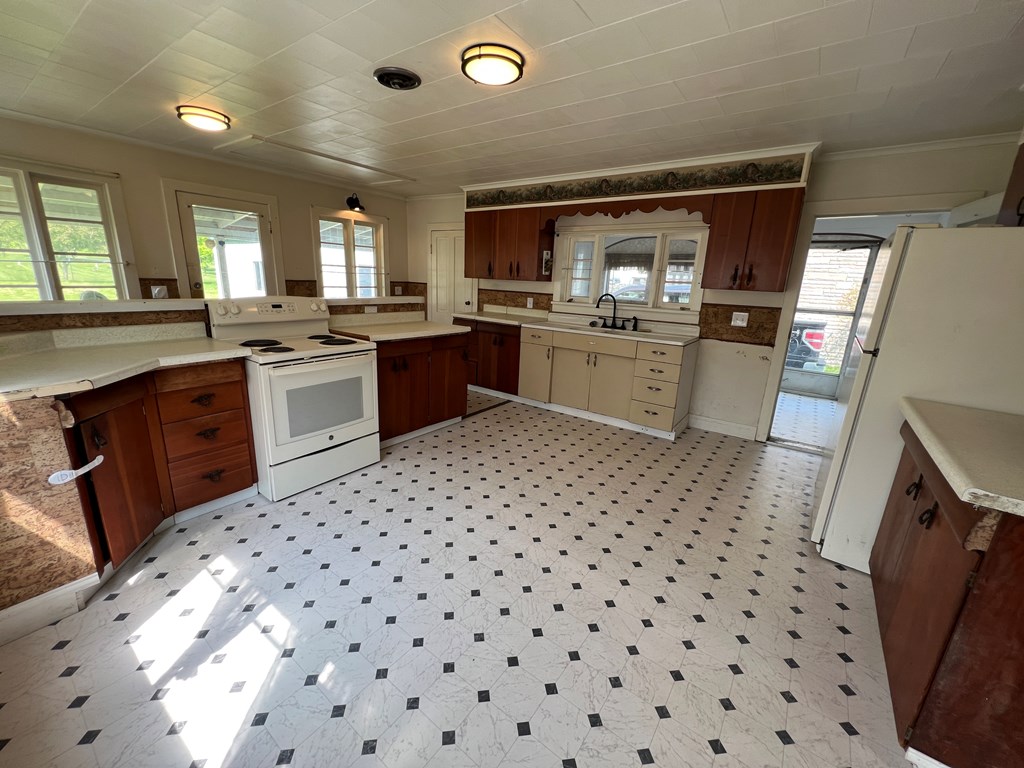 842 W Spring St, Titusville, Pennsylvania image 9